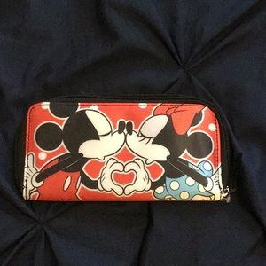 Never used Disney wallet